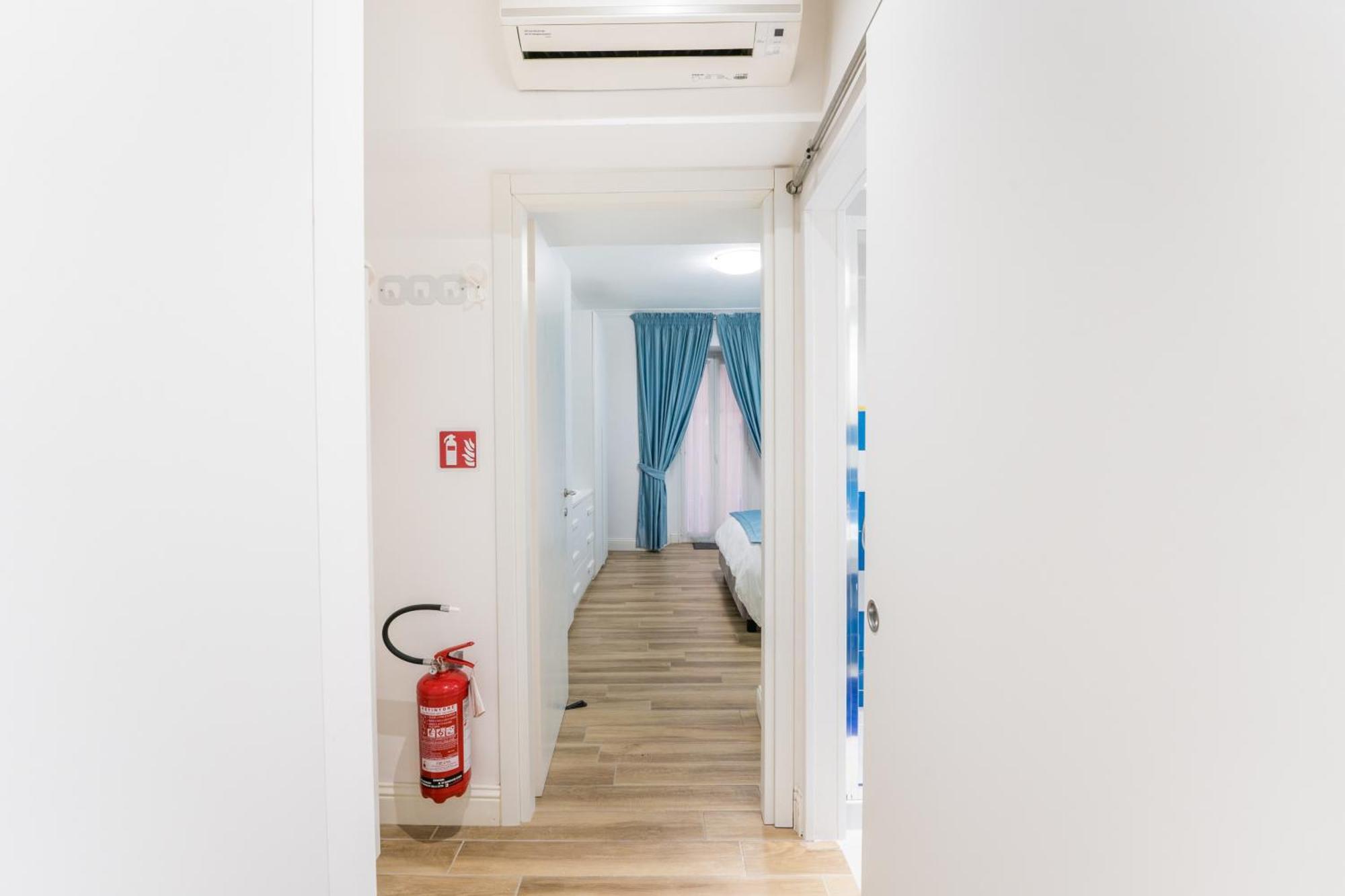 Cozy In Trastevere With Patio - Ac Apartment Rome